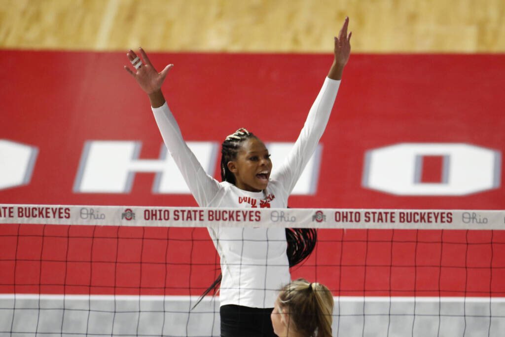 OhioStAthletics's tweet photo. 🔥🆙 images of the week!!! 
➕ https://t.co/9nD7tr23uW https://t.co/L8BY4U8c7n