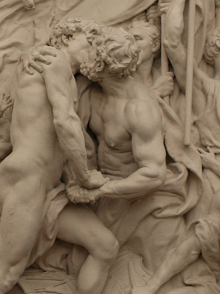 mediatization's tweet image. Marbel, plaster and skin -

 #LaFraternité by Aimé-Jules Dalou (1885), currently displayed in the wedding chamber of the Town Hall of Paris 10e Arrondissement.

And an incredible stunning tattoo interpretation!