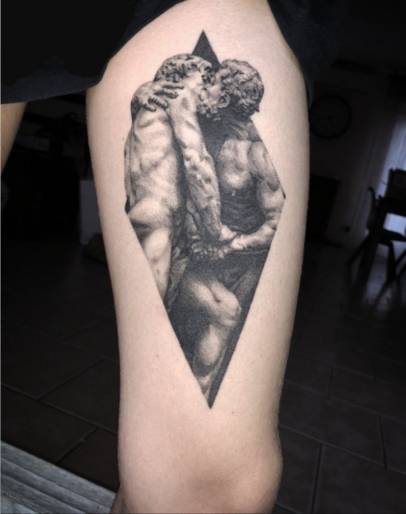 mediatization's tweet image. Marbel, plaster and skin -

 #LaFraternité by Aimé-Jules Dalou (1885), currently displayed in the wedding chamber of the Town Hall of Paris 10e Arrondissement.

And an incredible stunning tattoo interpretation!