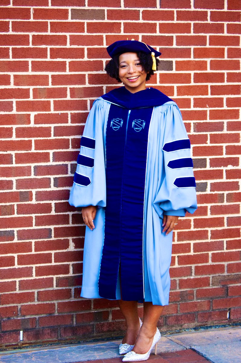 MyaLRoberson's tweet image. Being #firstgendocs is my proudest achievement! Also love having the opportunity to support first gen students in my faculty role because I never forget the professors who took a chance on me. Happy #FirstGenDay !