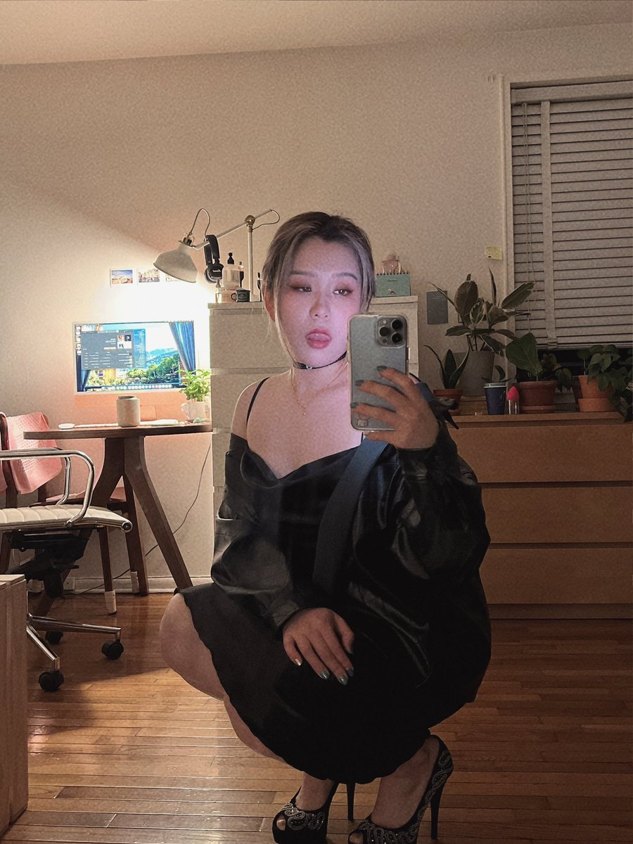 divine1vow's tweet photo. Low key regret about bleaching my hair but I guess it is what it is 
Was trying to be Draco Malfoy for Halloween but it didn’t work out 
So maybe next year 

Expectations vs reality https://t.co/mvCbnP7Vdw