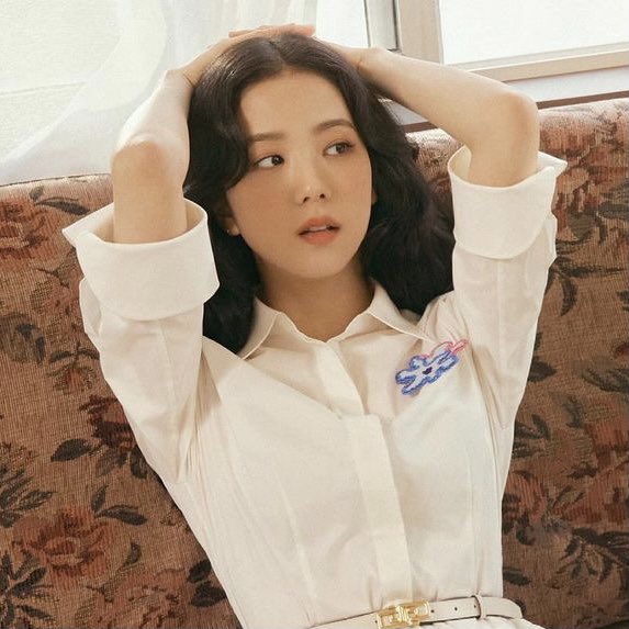 thehappywriters's tweet photo. Liberty 💫 

College is here and freedom is near—or not.  

a JinJi au 

- A

#jinji #gotpink https://t.co/A9pun07M2H