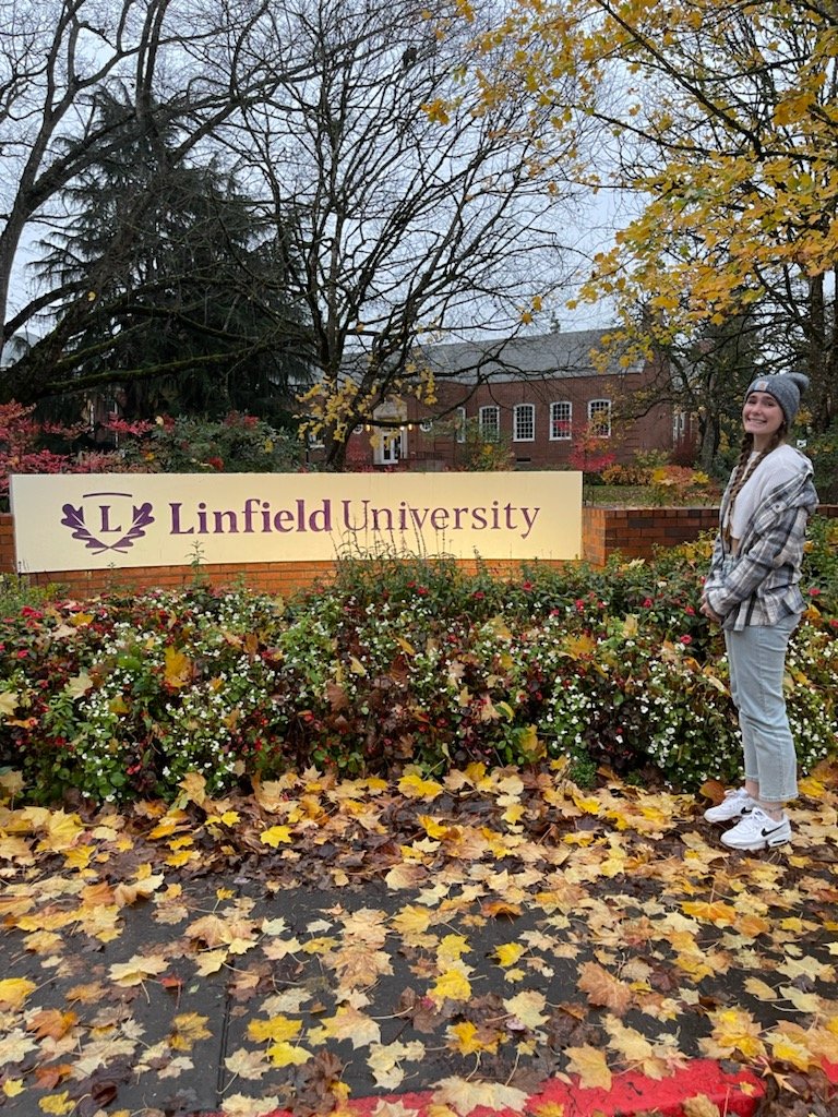 CLHawkVB's tweet photo. Hawk π Olivia Robinson had a college visit for volleyball @LinfieldUniv in Oregon! Excited for your opportunities! #pointhawks #makingdecisions ππ @canyonlakehs @CL_Hawks https://t.co/WW0YqPS282