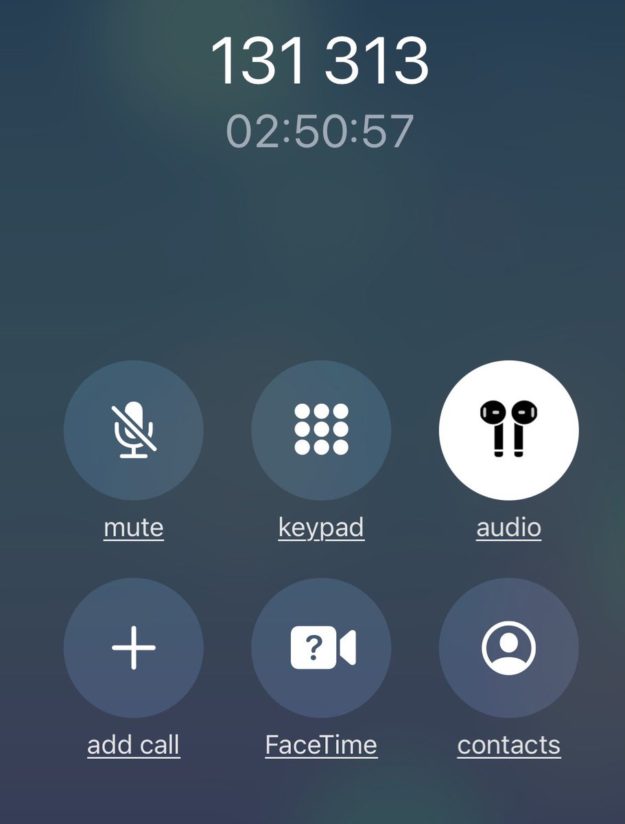 ange_pickett's tweet photo. I think that’s got to be a record @Qantas. Had to give up because I needed to join a meeting.
All I want to do is find out why you haven’t confirmed the payment and booking I made 3 weeks ago. #customerservicefail https://t.co/cySThkreze