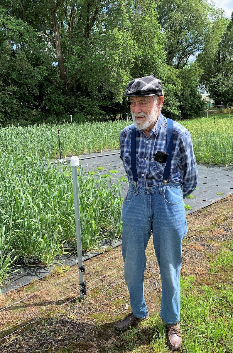 UMSeeds's tweet photo. It was an honour to have Mr Vere Jessup visit the UMS Cressy Research Station today. Pictured here reviewing our new cereal breeding plots, Vere was one of the original staff at the station &amp; retired from Cressy as Head Stockman. Thanks for stopping by Vere! #research #tasag https://t.co/121zcbpZPR