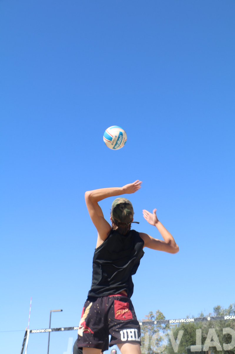 UskMvb's tweet photo. ๐ฝ๐ ๐๐ฆ๐ค๐๐ ๐ ๐ ๐ ๐ฆ๐ฃ ๐๐ ๐๐๐ค๐Up next for your beach birds: The SoCal Challenge in Manhattan Beach on Sunday!๐ #letsgo
.
.
.
.
.
#volleyball #mensvolleyball #naia #beach #beachlife #beachvibes #beachvolleyball @SoCal_Challenge #getslunky #slunksfamily #slunks https://t.co/O6K0IpVSXB