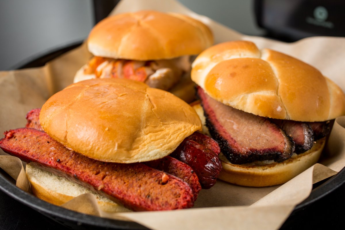 BigJakesBBQ's tweet photo. Craving some late evening bbq? โ
Our drive-thru locations are open until 9pm (excluding our New Boston location). ๐ฅณ
#bbq #Texarkana #Texas #Arkansas #wearestillopen https://t.co/s49v36kxfY