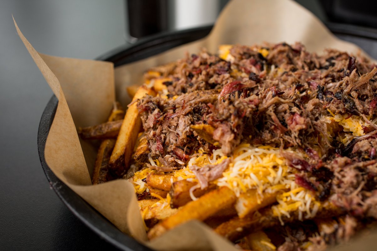 BigJakesBBQ's tweet photo. Craving some late evening bbq? โ
Our drive-thru locations are open until 9pm (excluding our New Boston location). ๐ฅณ
#bbq #Texarkana #Texas #Arkansas #wearestillopen https://t.co/s49v36kxfY