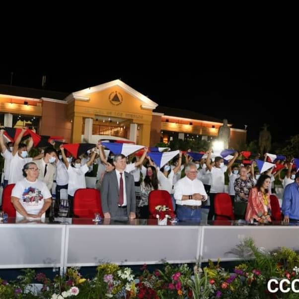Nicaragua 

▶️ Comandante Daniel Ortega y la compañera Rosario Murillo presiden el acto en homenaje al 45 aniversario del tránsito a la inmortalidad del Héroe Nacional, Comandante Carlos Fonseca Amador.

#EleccionesSoberanas2021 #TodosJuntosVamosAdelante
#UnidosEnVictorias