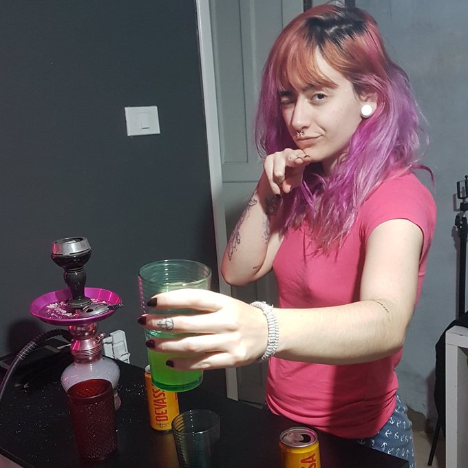 Bora beber at&eacute; cair?! https://t.co/MbilLKTezJ<a href="/tag/emochallenge"class="tags"><span>#emochallenge</span></a>