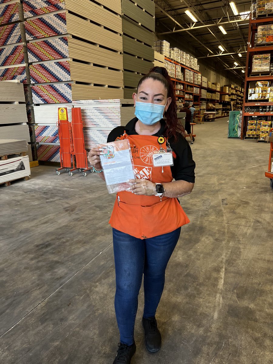 Elena Benitez tweet media