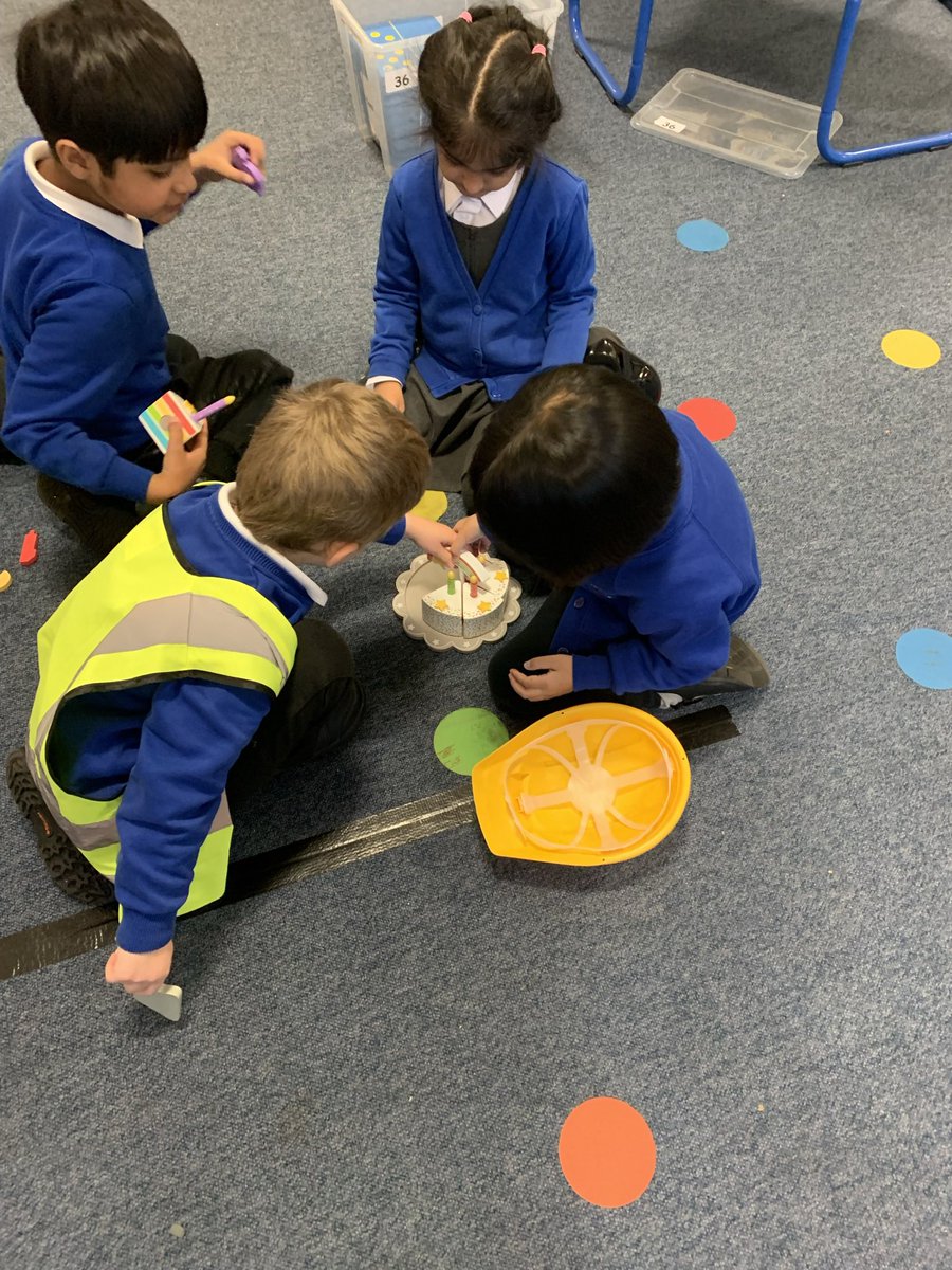 MrsQuigley2016's tweet photo. Checking out our new wooden toys today #toolbelt #roleplay #baby #cake #reallife @MrsQuigley2016 @PirieParkPS @gillimonaghan https://t.co/oTYlMbxdEJ
