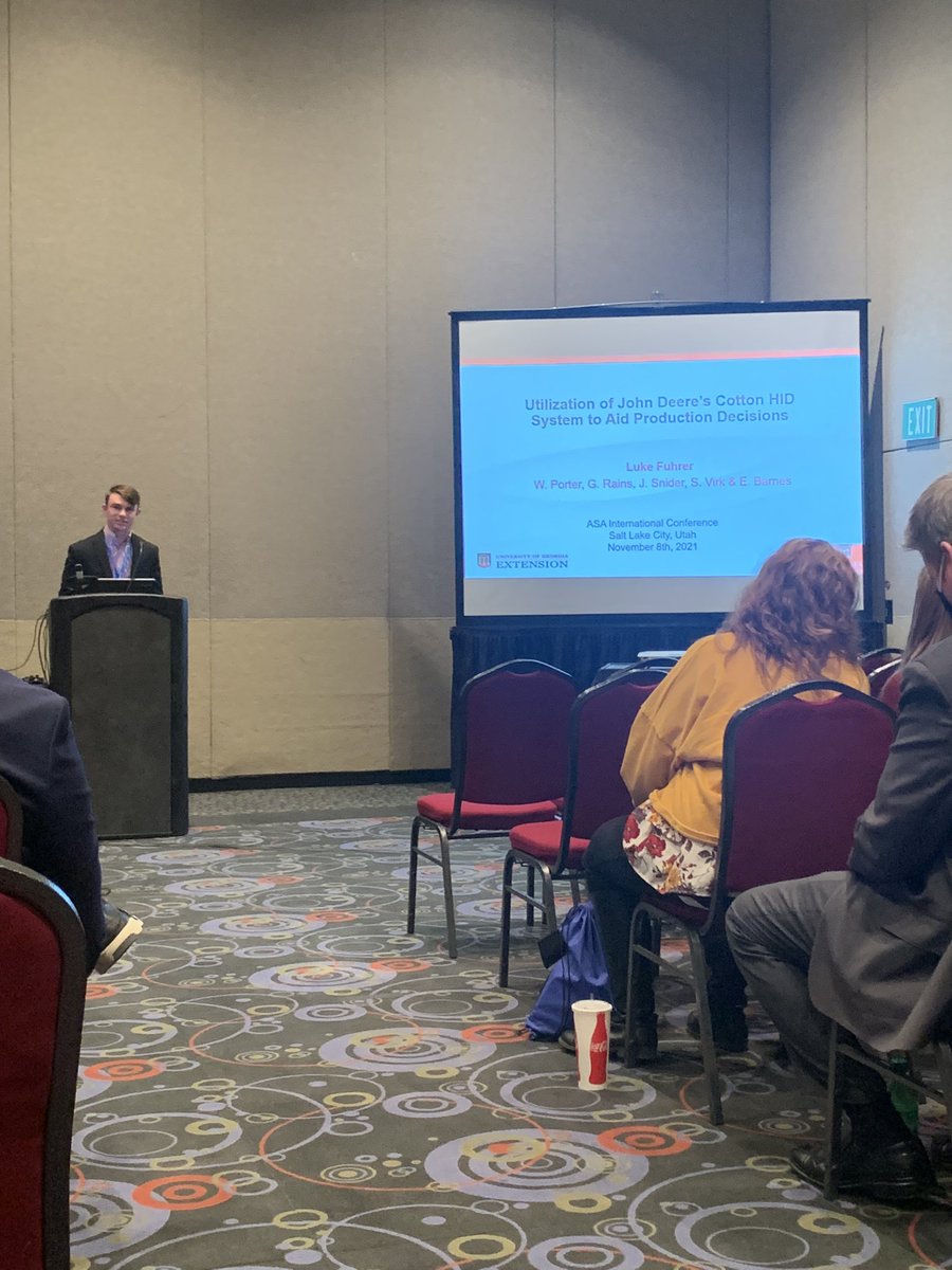 kaylyngroce's tweet photo. Listened to some great research presentations by some of our @GAPrecisionAg team at @ASA_CSSA_SSSA! Topics included: advanced corn planter settings, corn fertilizer application methods, &amp; the John Deere cotton HID system. @PrecAgEngineer https://t.co/oF8wrFcNrZ