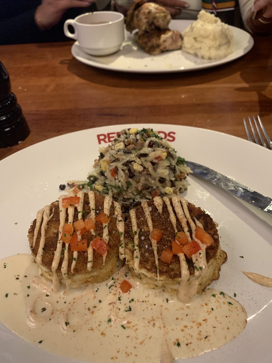 TheQueenMrs2's tweet photo. The best crab cakes ever! #Redlands #JAlexanders https://t.co/MR6fk3jydy
