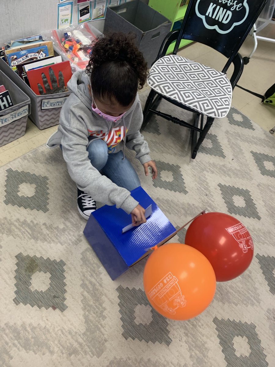 AmandaWebster3's tweet photo. Fifth graders at South Side School in Bristol have their votes in! #sssct ⁦@CTKidGovernor⁩ 🗳 https://t.co/QCAs0jmZcE