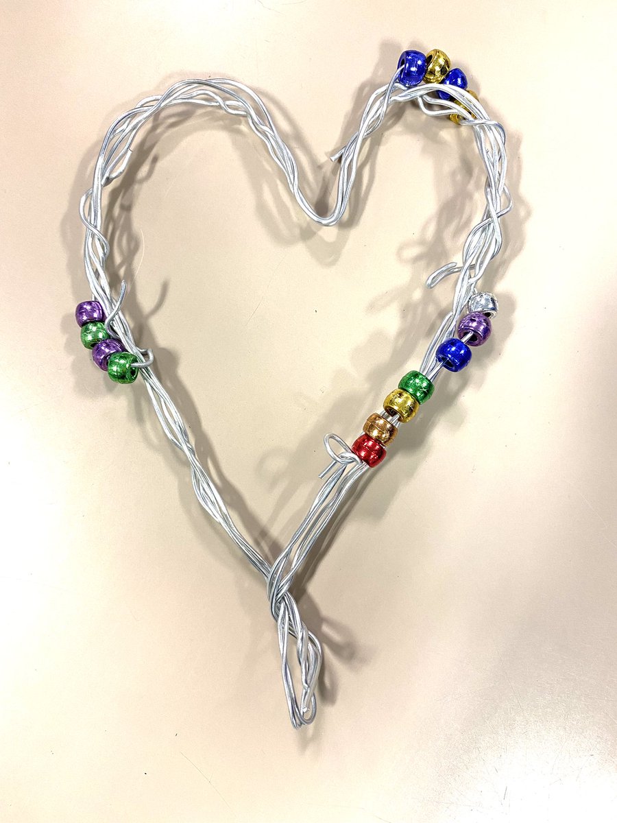 JillBusbyArt's tweet photo. Art Club wire art was fab today, kids using their own ideas β€οΈ #wireart #longridings #primaryart #artclub #brentwoodart #brentwoodkids #hutton #shenfield #primaryideas @LRPSchool #primaryartideas #hutton https://t.co/j8V6Dyx9fq
