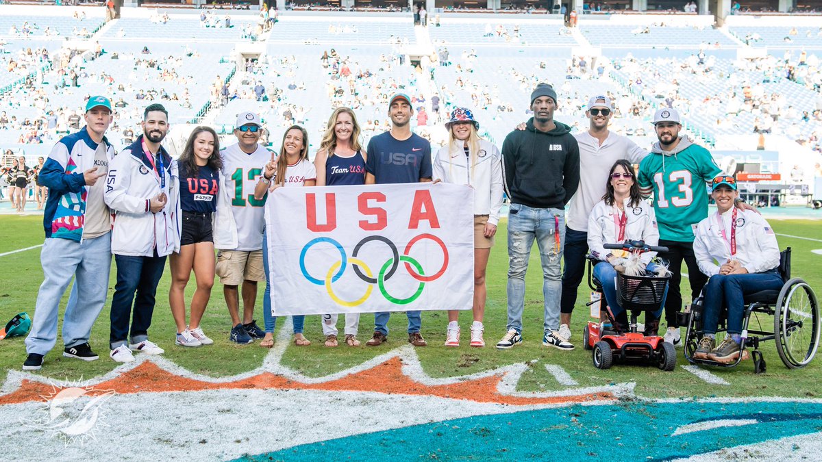 HardRockStadium's tweet photo. U-S-A‼️ 

Yesterday at halftime, the @MiamiDolphins honored our South Floridian @TeamUSA #Tokyo2020 Olympians and Paralympians! 🇺🇸 https://t.co/UIDKpbeG3s
