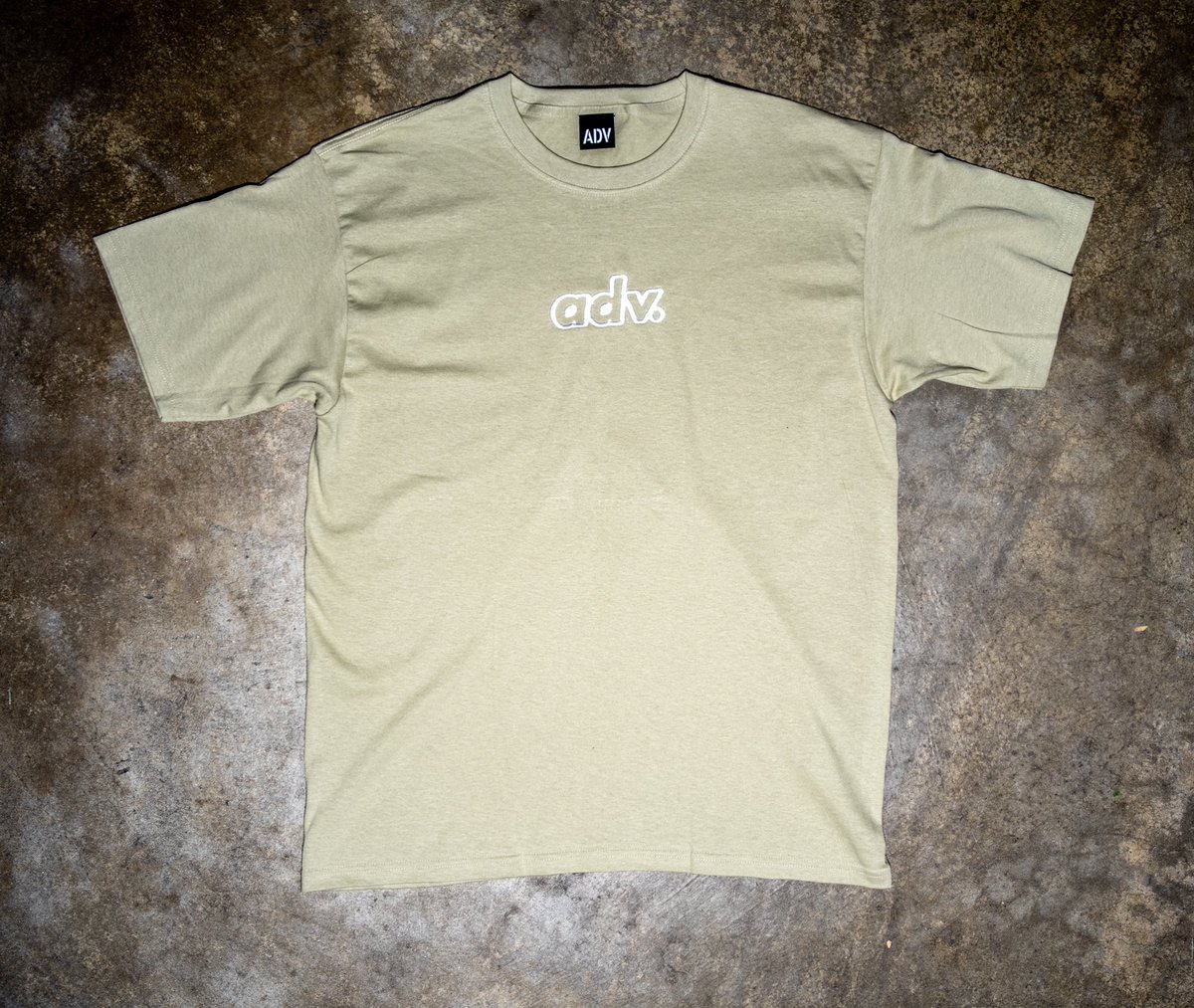 ADVRSRY_DESIGN's tweet photo. ADVERSARY DESIGN
FW/21 adv. Snake Serif
By: @ADVRSRY_DESIGN 
Photo: @jackthomaspov 

Website live now!
https://t.co/VAyGnHZXs9

#streetwear #graphics #graphicdesign #embroidery #basics #shirt #fallwinter2021 https://t.co/xrhPWWLwnF