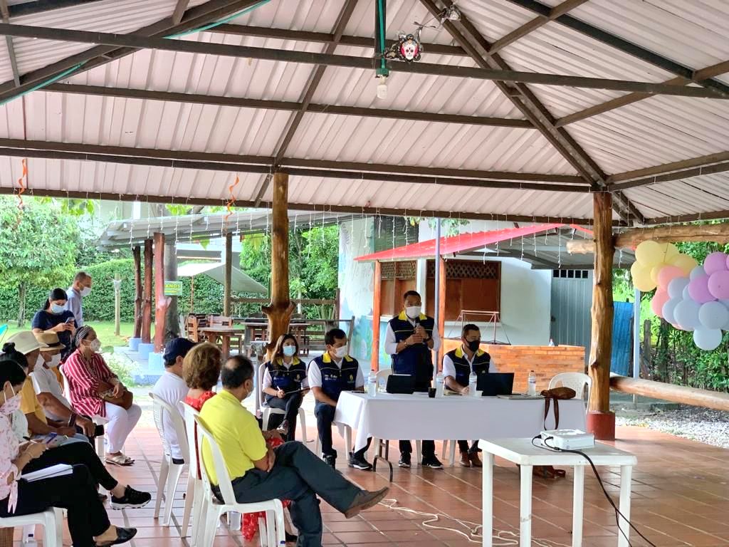 UNGRD's tweet photo. #ReduciendoElRiesgo| En #Yopal, subdir. de Reducción del Riesgo, @GuilleVelGra lidera con equipo técnico de @UNGRD, 5 mesa de seguimiento al avance del proyecto de obras de protección del Río #CravoSur, en compañía de @GobCasanare @Corporinoquia, veeduría y vecinos del afluente. https://t.co/IcfNFTUiqN
