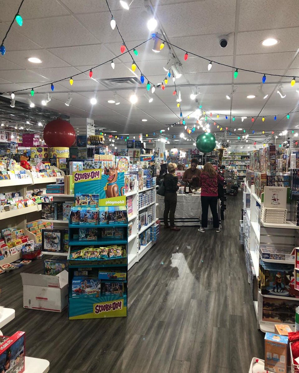 JonathansPlace's tweet photo. What an incredible night last night at @TheToyMaven for our annual Luncheon Committee Kick Off Party! It was a treat to meet so many new people, share about the JP mission, and get excited for our upcoming spring luncheon. https://t.co/ynmlV5LiEw