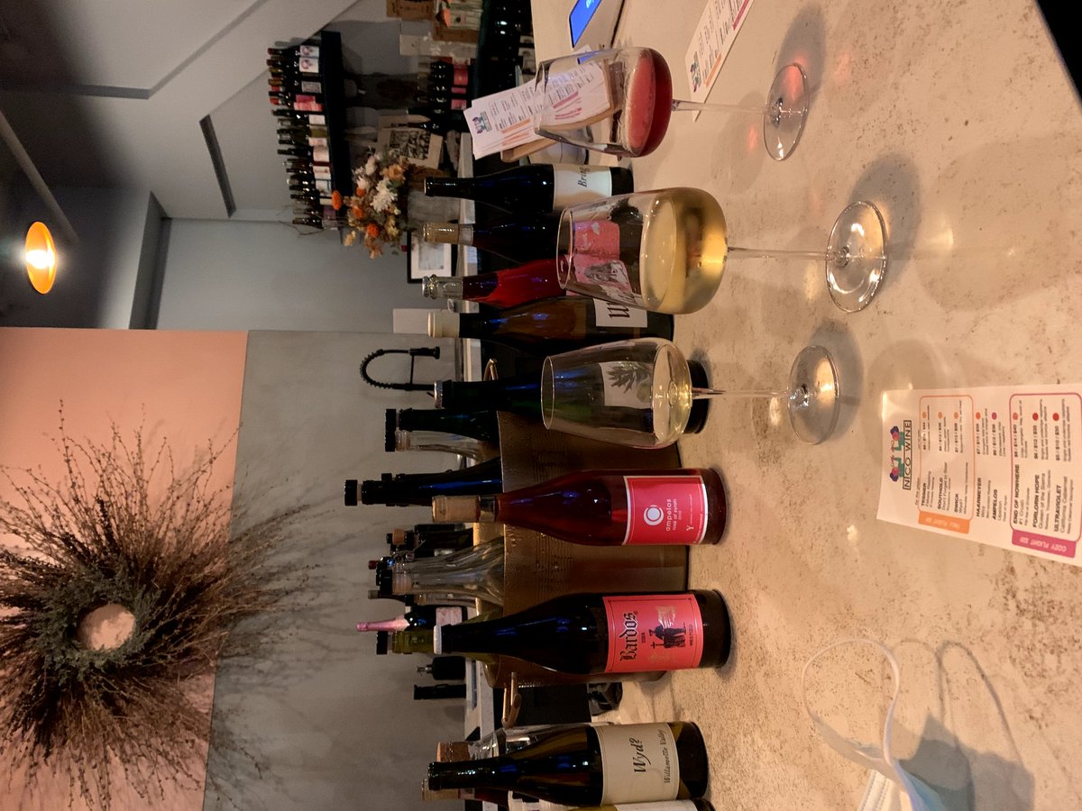 A #weekend of #winebar crawl (on🚲!) around #Sacramento focusing on #lowintervention #naturalwine @AchesonWineCo @goodnewswine @SteveKubota @wineworldnews @pietrosd @ricasoli99 @Friscokid49 @SustainableKW @ViniNaturali @SwellWines @_drazzari @jflorez @nineov @cara_vino @WhineWhy