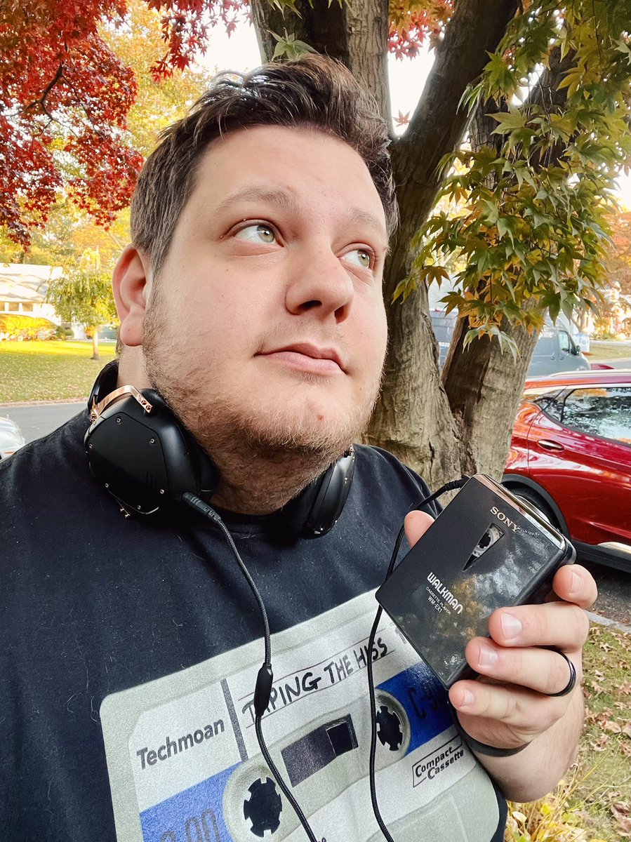 writingmichaela's tweet photo. A hipster, or a man truly in love with the physicality of analog media? You decide. #cassette #cassettes #cassetteculture #cassettetapes #cassettetape #cassettecollector #cassetteplayer #sonywalkman #walkman #analog #vintageaudio #retroaudio #vmoda #techmoan https://t.co/cCeYfhBTqW