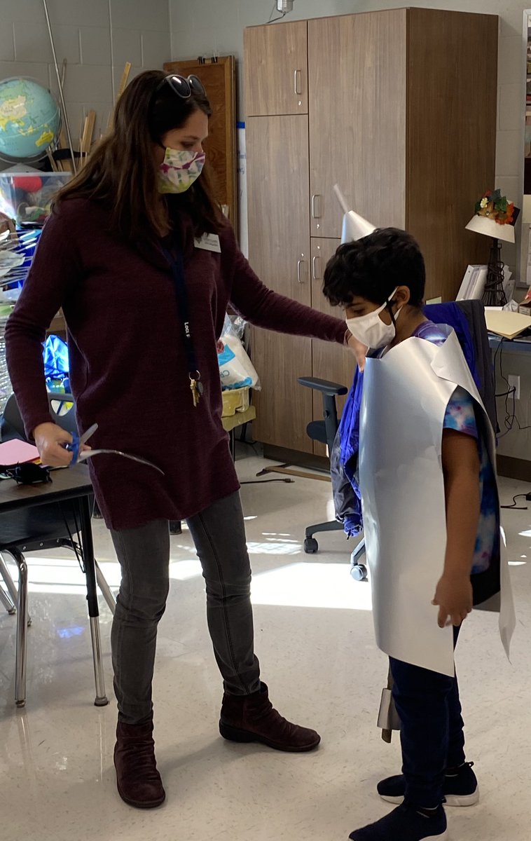 donohoLSEArts's tweet photo. Our wonderful Wizard of Oz integration unit is nearing completion and these fourth graders have done such an amazing job!💚 @HaysLSEArts @burkemperk @LClarkLSEarts @GuiseLSEArts @HelmLSEArts @MajerusLSEArts @LSEArts https://t.co/3LUqv5qvKD