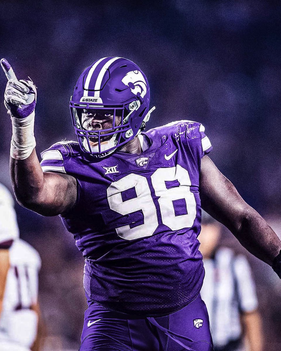 Dylan_Foster30's tweet photo. 🟣🟣 #KStateFB #PoundtheStone⚒ 

@skylarjthompson 
@timothyhorne1
@Leekfor6 https://t.co/6Hp2wkqb75