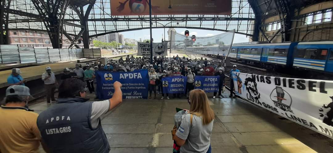 ApdfaListaGris's tweet photo. Actualización del Convenio Colectivo de Trabajo de Apdfa en Trenes Argentinos Operaciones. No más fuera de Convenio. El trabajo digno es un Derecho Humano @MartinMarinucci @MindeTransporte @AlexisGuerrera https://t.co/OEU95mwF7t