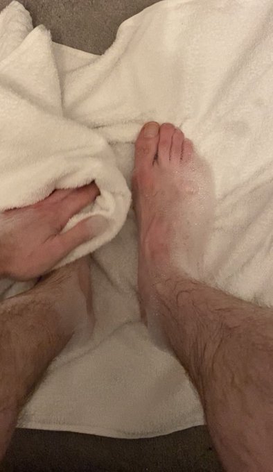 4 pic. 4 videos added to my #onlyfans tonight of me playing with my feet and stripping my sweaty kit