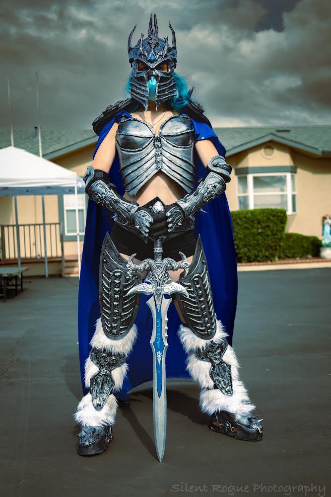 LavenokLav's tweet photo. I really like how I worked with craft this costume @Warcraft #lichking #lichqueen https://t.co/pQKpJzI6HS