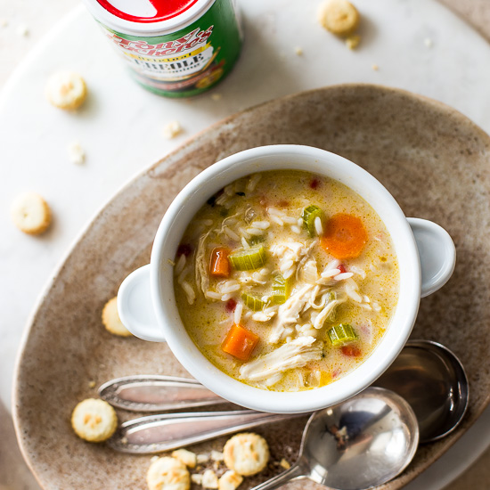 This Cajun Comfort Chicken and Rice Soup is a total meal in a bowl! The recipe takes just about 30 minutes from start to finish and has a zesty Cajun flavor that’s sure to delight your taste buds.

RECIPE: thebeachhousekitchen.com/cajun-comfort-…