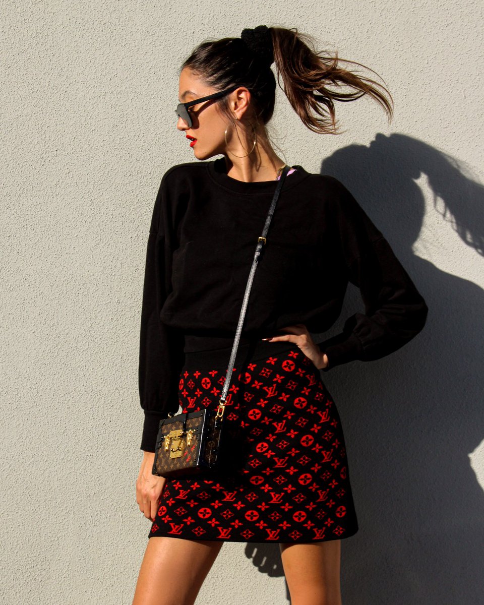 coutureusa's tweet image. Alina wishes you a #LouisVuitton filled #MonogramMonday 💋