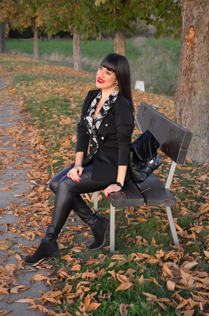 Raquelmarcos244's tweet photo. Blazer de solapas con bordados de estampado paisley🖤

Aprovecha el 11 del 11 en @SHEIN_official 

Con mi código GE0457 tendréis un 15% de descuento ADICIONAL en vuestras compras 🛍

https://t.co/yqZXHLP5So Ref. 4721252

🍂🍁🍂🍁

#SHEIN #SHEINgals #SHEINsinglesday #SHEINgenENJOY https://t.co/JNVPJTGtIF