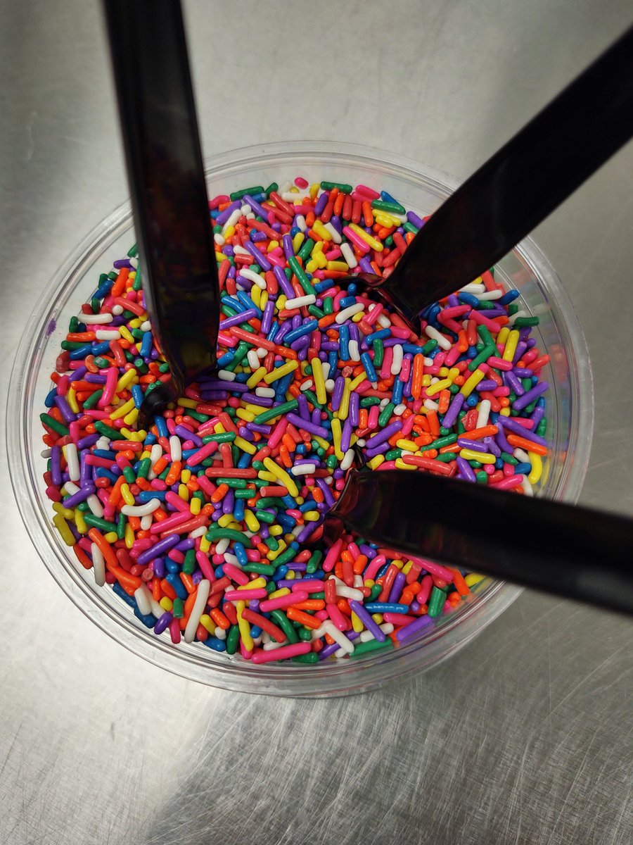 KidZone students learned to make homemade ice cream today!! Thanks to Miss Carol of School way Cafe!#delicious <a href="/c_desimini/">Ciana Desimini</a> <a href="/foodbringshope/">FoodBringsHope.org</a>