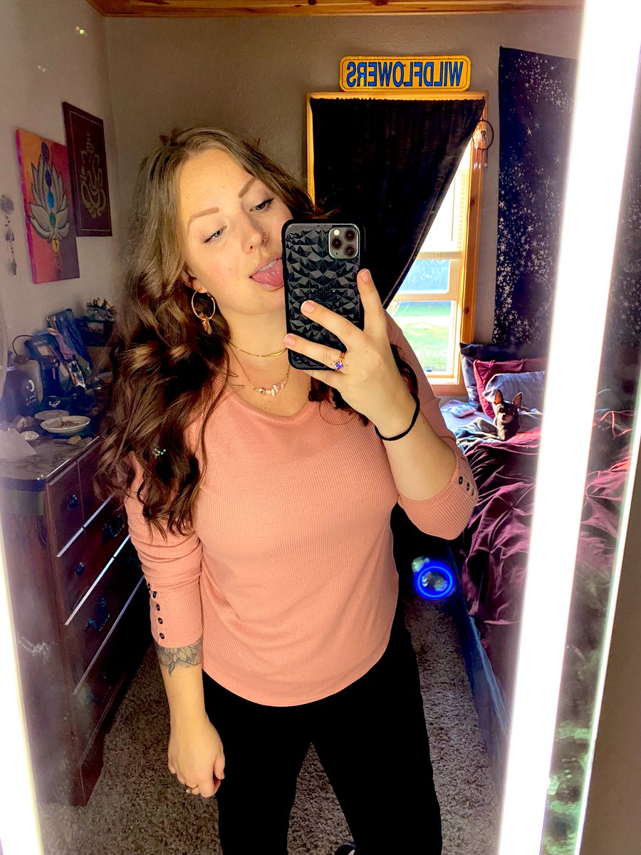 Love my necklace from <a href="/raven_beads/">raven beads // SHOP CLOSED</a> and earrings from <a href="/lunarlana_/">Lunar Lana ☾☆✧</a> 💖