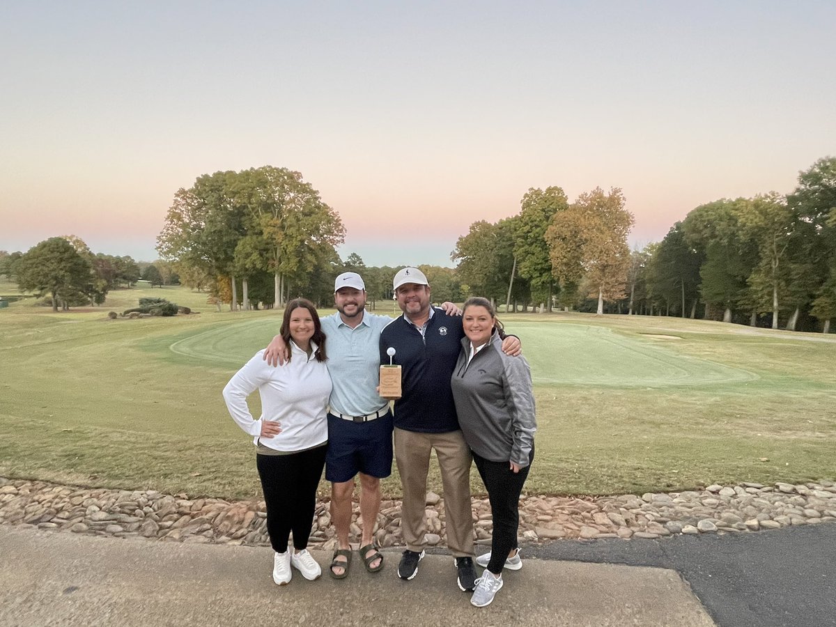 williamsfudge's tweet photo. Perfect weather, a great course and fantastic company! Grateful for our time today at Rock Hill Country Club. Thanks for hosting our Annual Employee Golf Tournament and to all who joined us for fellowship and friendly competition ⛳️ #WorkPlayGive #WorkFamilyFun https://t.co/syn2vsZYbc