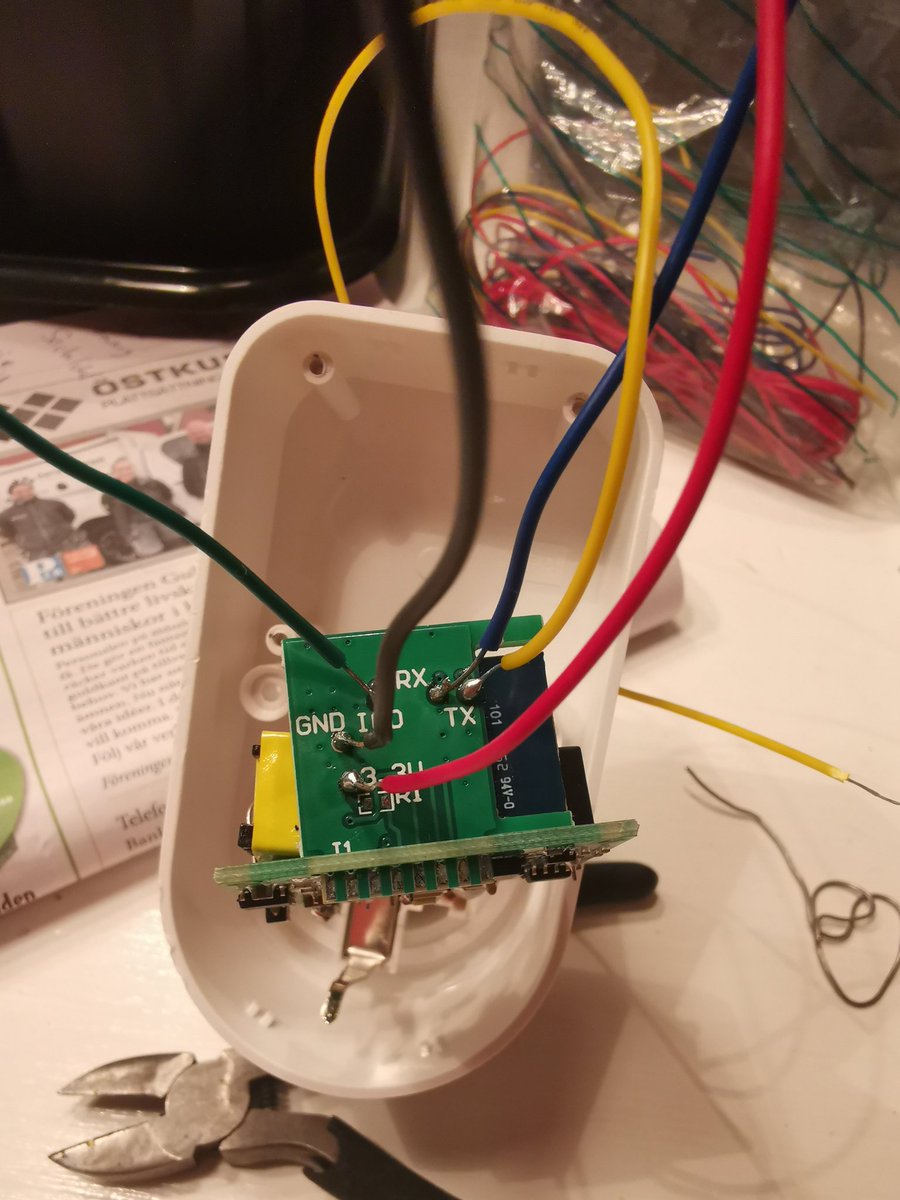 gotling's tweet photo. Stepping away from coding for a bit, with some hardware hacking. Changing software on this Nedis outdoor smartplug with built in energy meter. https://t.co/OfP87pN657