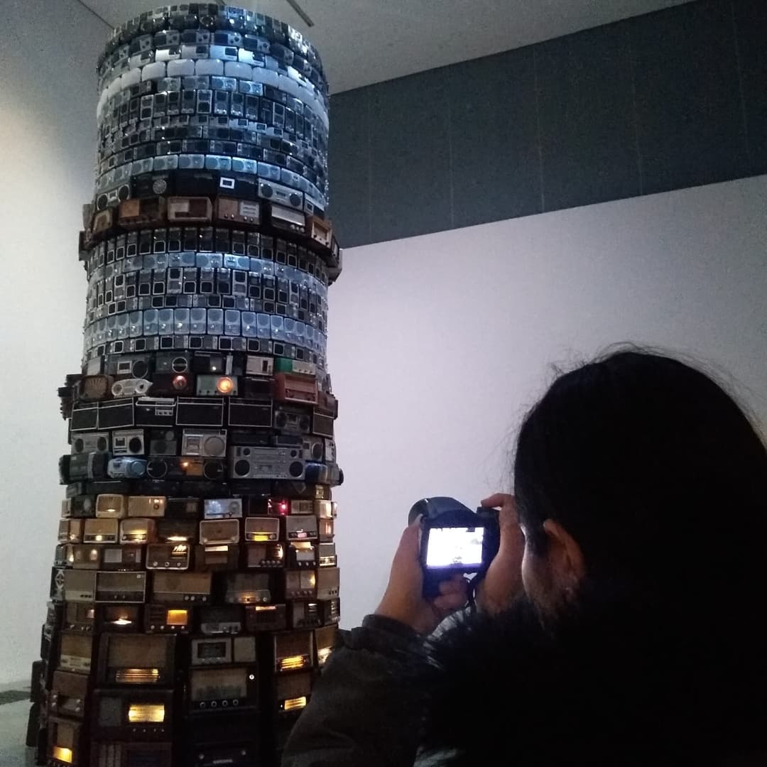 art_beal's tweet photo. Last week we were lucky enough to venture to Tate Modern (via St Pauls) on two trips; year 11 art and photography. They gathered ideas, sketches and photos for their sketchbooks. There's really nothing like being there with the artworks in person. So great to be back ✨#gcseart https://t.co/9eYGAef8my