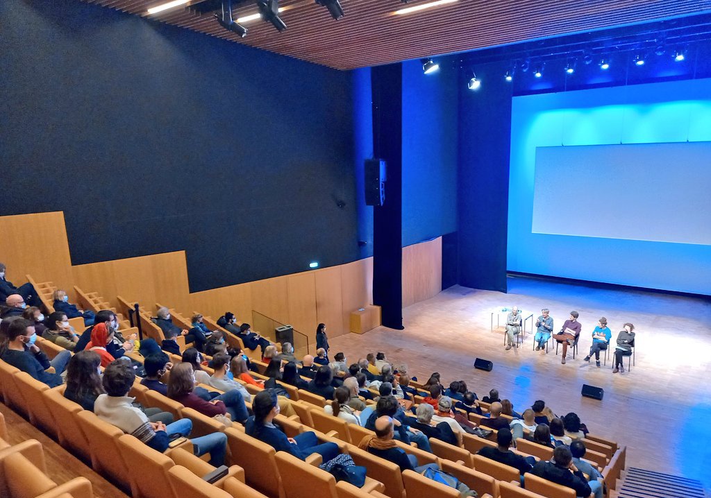 GaletJustine54's tweet image. 🥰 Un beau succès ce soir pour la représentation de #DroneControl à @VilledeNancy ! Merci à tous les intervenants 👏 Quel bonheur d&apos;avoir partagé ensemble ce beau projet... et en + l&apos;aventure continue 🚀 Prochaine représentation le 17/11 à Metz pendant @Science_and_you 😎