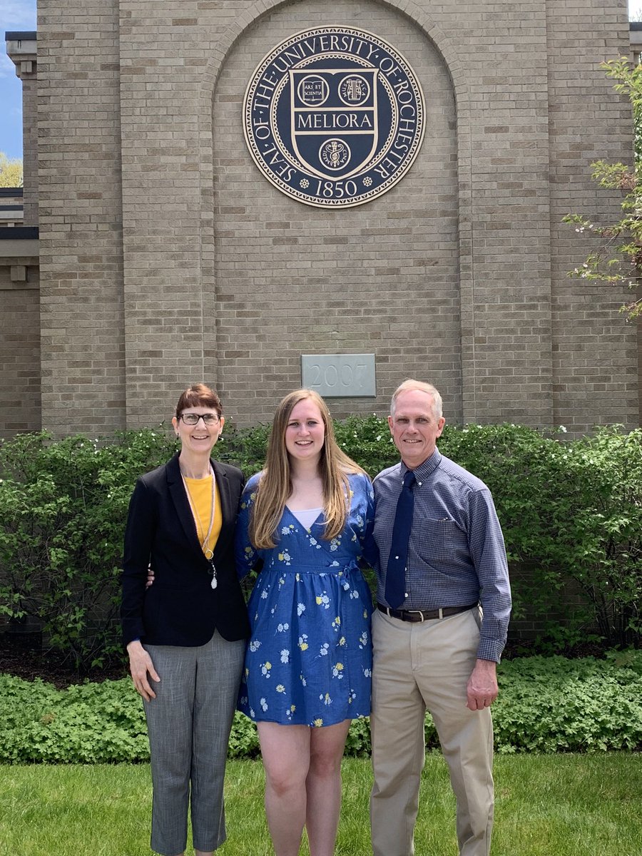 armorningstar_'s tweet image. Happy #FirstGenDay 🎉 I’m so thankful to my parents for always being unconditionally supportive of my educational journey, even when they don’t understand what I’m doing. Proud to be #FirstGen and #FirstGenInSTEM today and every day ❤️