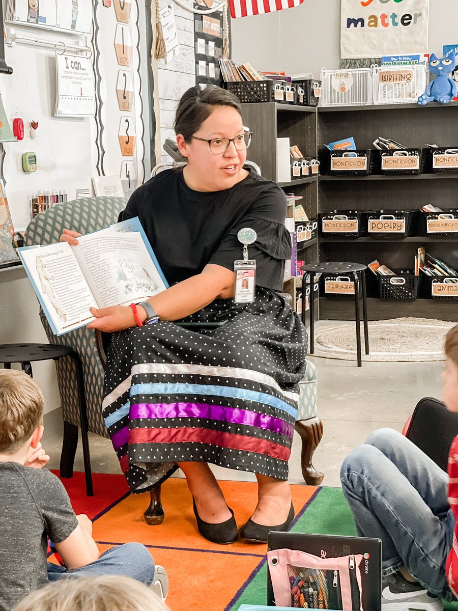 rachcmaresh's tweet photo. @CharterOakElem our 2nd graders celebrate #NativeAmericanHeritageMonth with our very own Mrs. Hall! We loved learning about her Lakota Sioux heritage and seeing the amazing items handcrafted by her grandmother. https://t.co/jglOdotscm