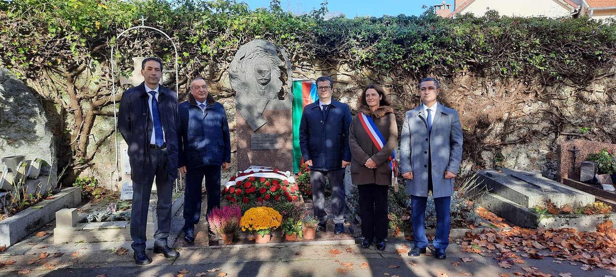 rahman2609m's tweet photo. A ce jour spécial du 8 novembre, de la Libération de la ville fe Choucha et de la Victoire, nous rendons hommage aux dirigeants de la 1ere République d’Azerbaïdjan, à tous les diplomates,  soldats et officiers qui ont perdu la vie en servant la cause de l’indépendance de l’🇦🇿. https://t.co/Nm89RcaAS1