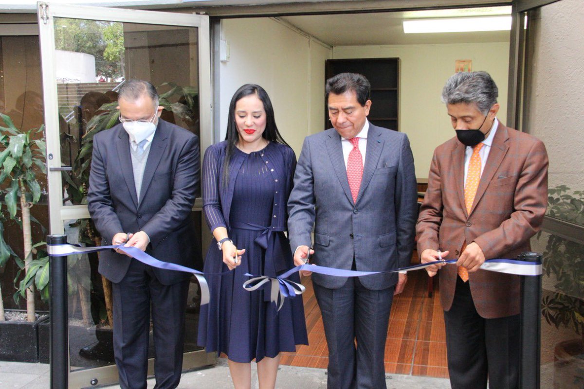 Nuestro Pdte. <a href="/NotLopezJuarez/">Ponciano López Juárez</a>, firmó esta tarde un convenio con la Alcaldesa de <a href="/AlcCuauhtemocMx/">Alcaldía Cuauhtémoc</a>, @SandraCuevas y participó en la inauguración del Módulo de Asesoría Jurídica Notarial en esta alcaldía.