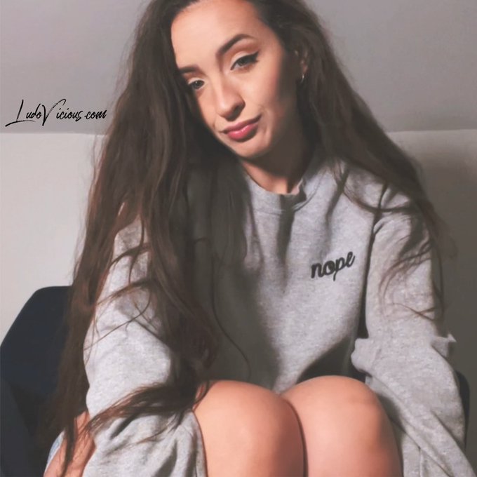 ɢᴏᴅᴅᴇꜱꜱ ʟᴜᴅᴏ ᴠɪᴄɪᴏᴜꜱ ♥ 𝔻𝕖𝕔 𝟛𝟙 - 1 pic. Man I don't know who just video called me: Take off your sweater. Me: Hell no, I definitely won't be removing my sweater for a little bitch like you. PSA for subs: 1. I don't like being cold 2. I look damn hot in this sweater 3. I will make you my bitch in this sweater. https://t.co/Ajz7OkFqZC