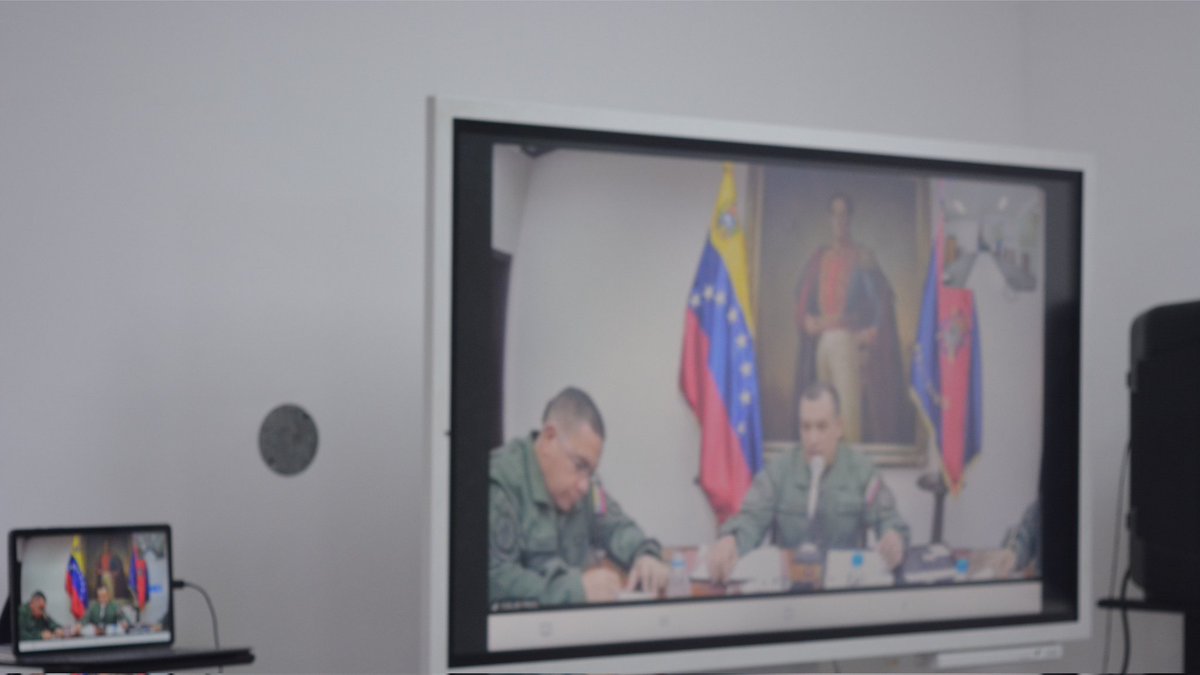 #8Nov || El GB. @febrescabello99, Cmdte de esta Unidad Superior participo en VideoConferencia presidida por El MG. @FelixOsorioG
 Cmdte del @somos_ejercito, con la finalidad de trazar estrategias para el fortalecimiento de las misiones asignadas. #FANB 
#LeeConLaFilven2021