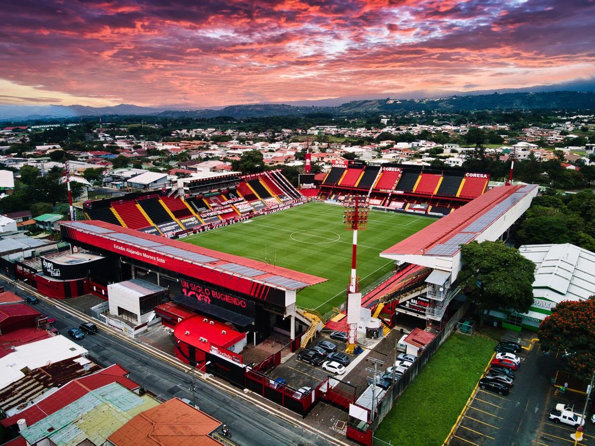 ldacr's tweet photo. ¡Nuestro lugar en el mundo! 🏟❤️🖤
📸 @KevCord24 https://t.co/wDmGCUqDbL