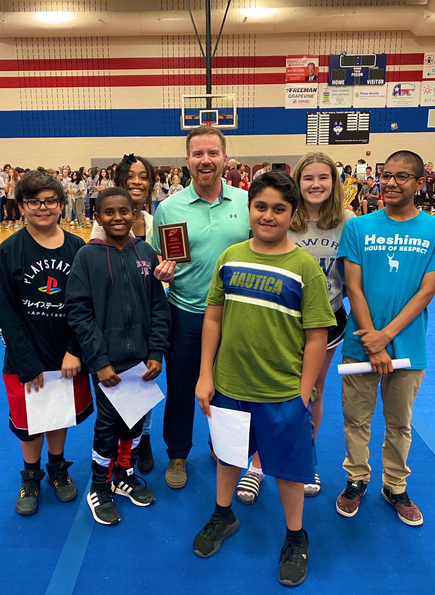 Best first pep rally ever! Super honored to be the <a href="/HillwoodMS/">Hillwood</a> teacher of the month for October. <a href="/KISD_Science/">Keller ISD Science</a> #sciencerulz