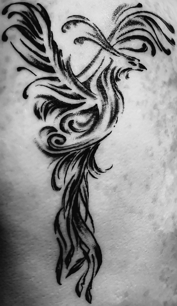 Val_BB's tweet photo. My new tattoo healed perfectly, no bleeding thanks to my odd skin...
#vertiligo Thanks to Wendy #BarbaRossaSantorini #Greece https://t.co/ttVfGDrER0