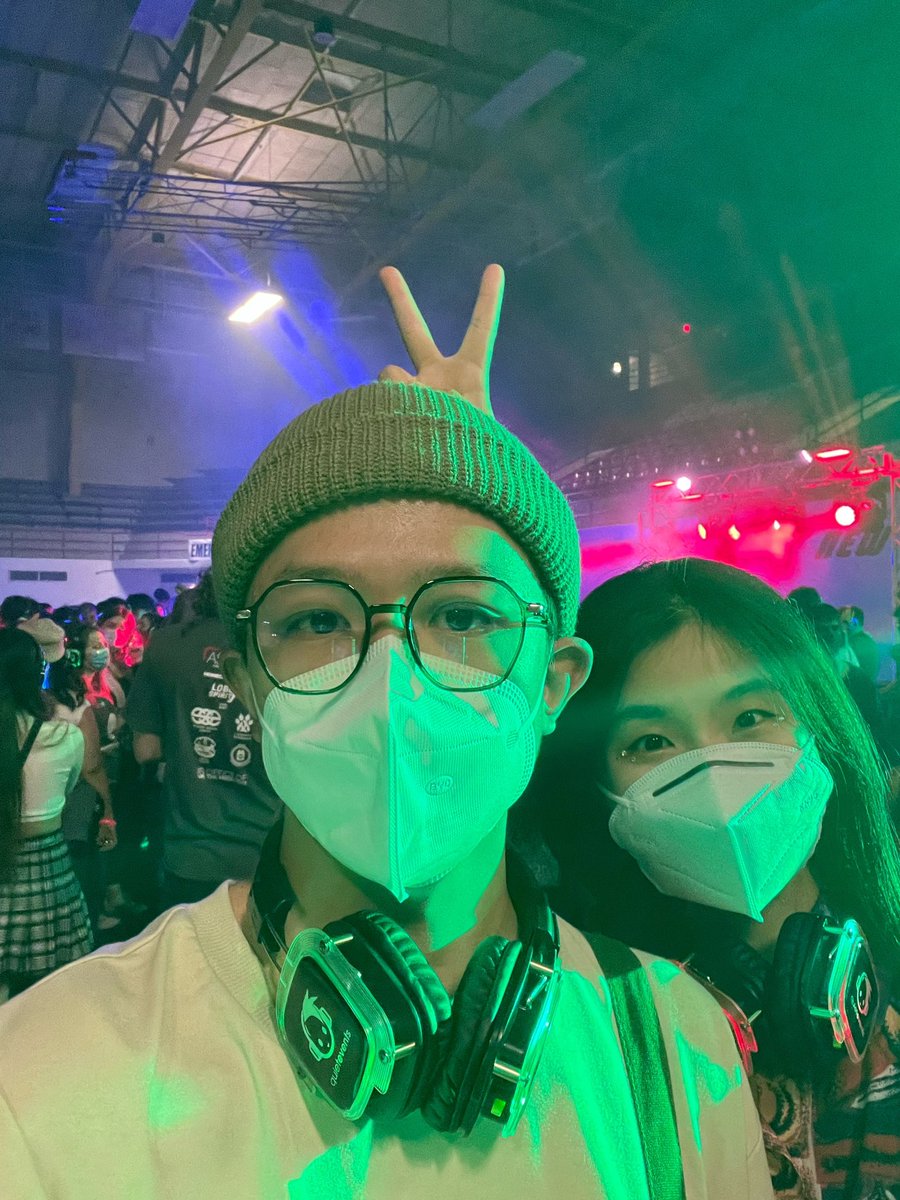 rzliu_anth's tweet photo. Last week #silentlights https://t.co/quuVJVrBKO